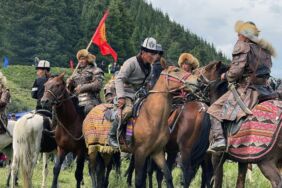 Kırgızların geleneksel yolculuğu Kırgız Göçü