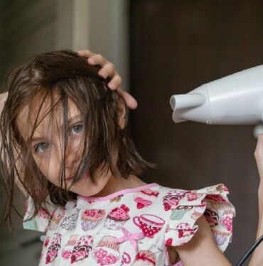 Kulaklarınızı saç kurutma makinesiyle kurutun! Bu üç belirtide zaman kaybetmeyin, çünkü…