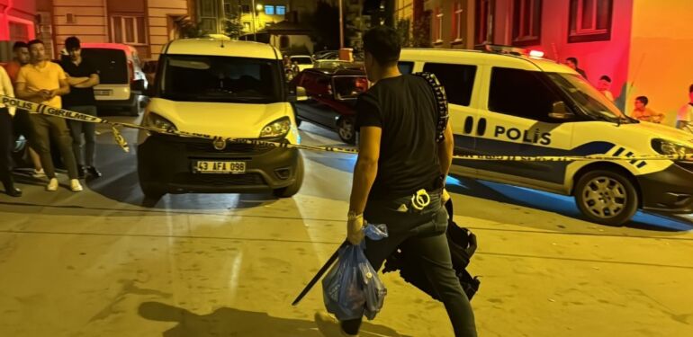 Kütahya’da çifte cinayet: Annesi ve üvey babasını öldürdüğünü itiraf etti