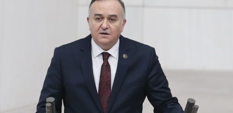 MHP’li Akçay'dan Özgür Özel'e tepki!