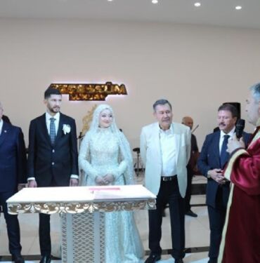 Mansur Yavaş ile Melih Gökçek nikah masasında bir araya geldi