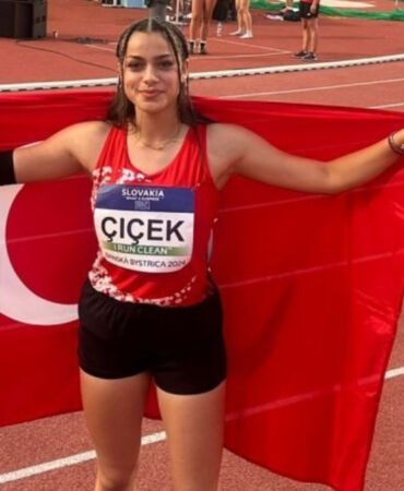 Milli atlet Rabiye Çiçek'ten Slovakya'da bronz madalya!