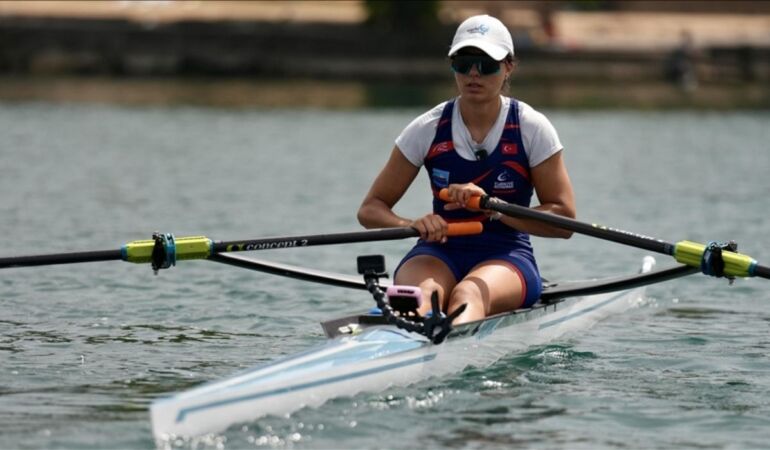 Milli kürekçi Elis Özbay, Paris 2024’te çeyrek finalde!