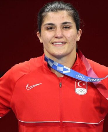 Milli sporcu Busenaz Sürmeneli'nin 2024 Paris Olimpiyat maçı ne zaman, saat kaçta
