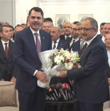 Murat Kurum, Özhaseki'den görevi devraldı