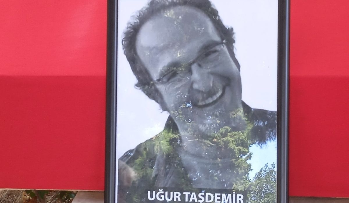 Oyuncu ve seslendirme sanatçısı Uğur Taşdemir son yolculuğuna uğurlandı