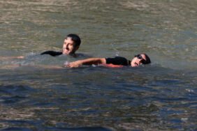 Paris Belediye Başkanı 'kirlilik' tartışmalarına son noktayı koydu Sen Nehri'nde yüzdü!