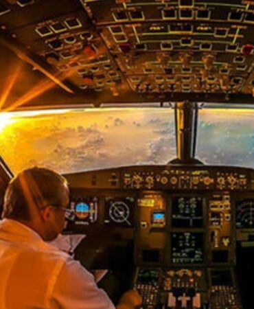 Pilot, düşük yapan yolcu için zamanla yarıştı