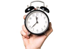 RÜYADA SAAT GÖRMEK NE ANLAMA GELMEKTEDİR