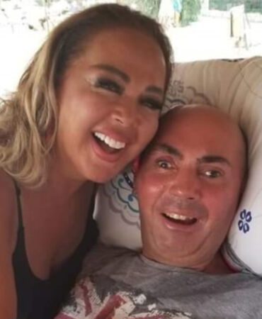 Safiye Soyman'ın MS hastası oğlu Harun Akaröz yaşamını yitirdi