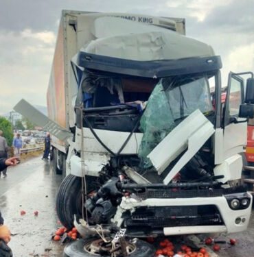 Sakarya’da zincirleme kaza Yaralılar var!