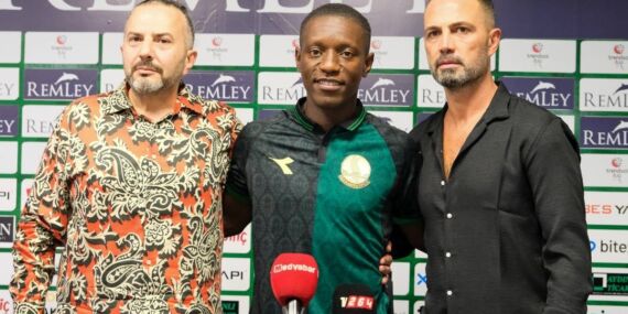 Sakaryaspor, Max Gradel’i kadrosuna kattı!