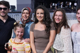 Sanatçı Karsu ve ailesinden Hatay'a deprem sonrası büyük destek Müzik okulu ve sosyal projelerle yaraları sarıyorlar