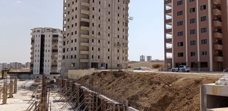 Sıva yaparken 6’ncı kattan düşüp, öldü