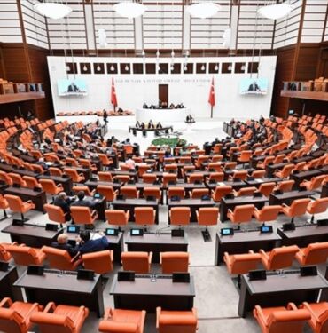 Soyadı düzenlemesini de içeren '9'ncu Yargı Paketi' komisyonda