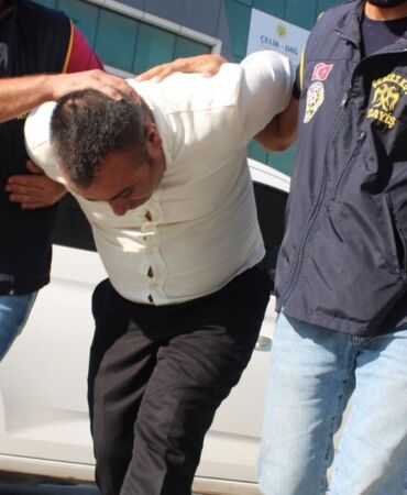 TEKİRDAĞ'ın Çerkezköy ilçesinde SMA hastası Miran Ali Vermez adlı 18 aylık bebek adına sahte belgeler düzenleyip iş yerlerine kumbara bırakıp para toplayan Razi U. (51), tutuklandı.