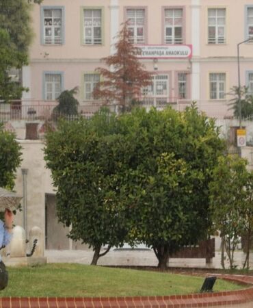 Tekirdağ'da gök gürültülü sağanak etkili oldu