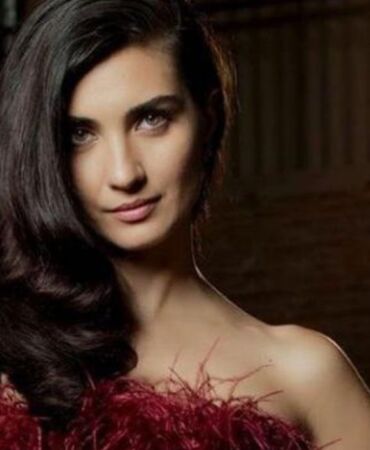Tuba Büyüküstün kimdir Tuba Büyüküstün kaç yaşında, nereli