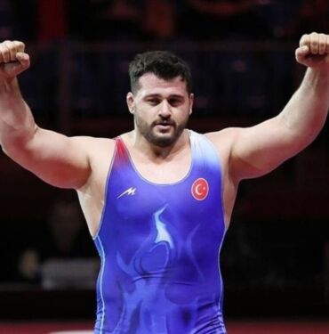 Türk milli güreşçi Rıza Kayaalp, Paris 2024 Olimpiyatları kadrosundan çıkarıldı