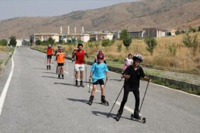 Türkiye şampiyonu olan Muşlu kayakçılara, yazın sıcağı engel değil!