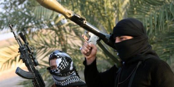 Türkiye’de dolaşıma sokmak üzere sahte dolar taşıyan IŞİD’li yakalandı!