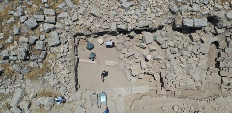 UNESCO Dünya Miras Geçici Listesi'ndeki Harran'da kilise yapısı ortaya çıkarılıyor