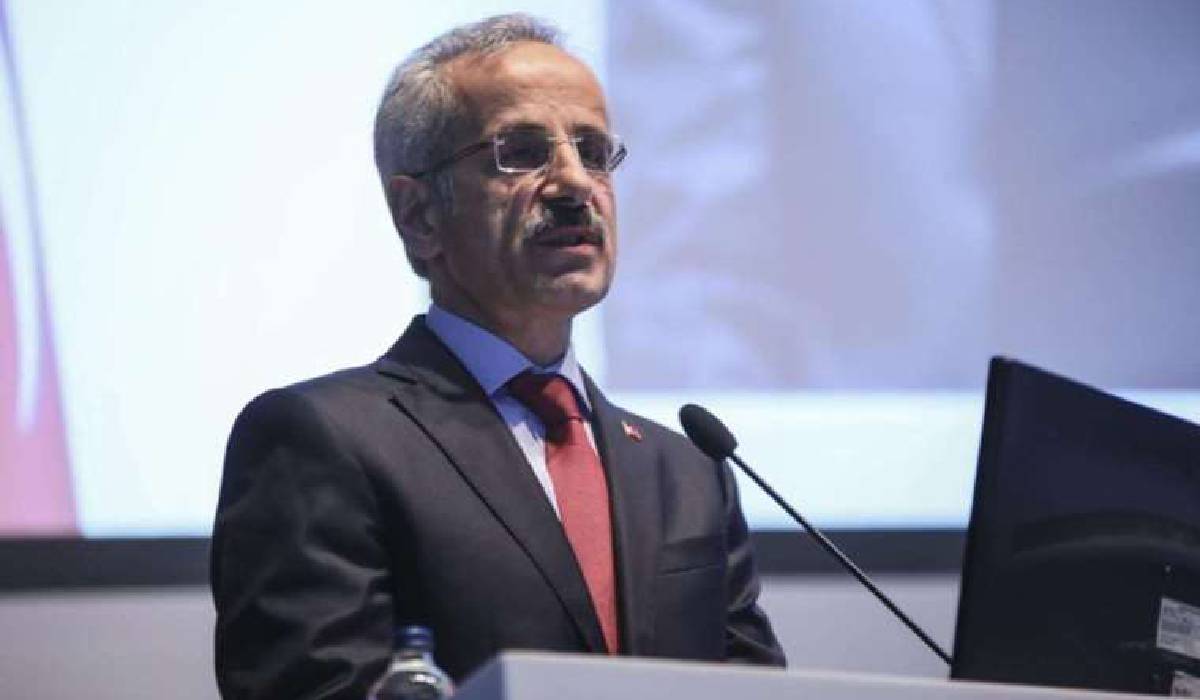 Ulaştırma ve Altyapı Bakanı Abdulkadir Uraloğlu