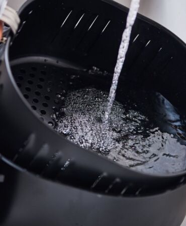 Uzmanı açıkladı Air fryerlar ne sıklıkla ve nasıl temizlenmeli