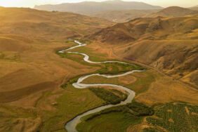 Van'ın büyüleyici menderesleri Doğanın sanatı havadan görüntülendi!