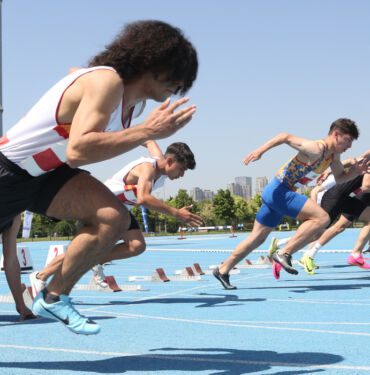 Yaz Atletizm Oyunları'nda yüzlerce kişi yarıştı!