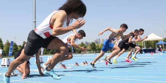 Yaz Atletizm Oyunları’nda yüzlerce kişi yarıştı!