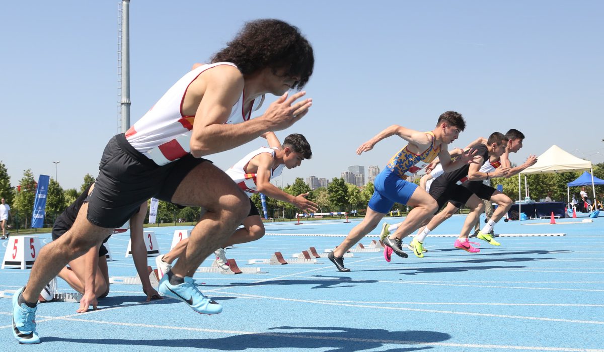 Yaz Atletizm Oyunları'nda yüzlerce kişi yarıştı!