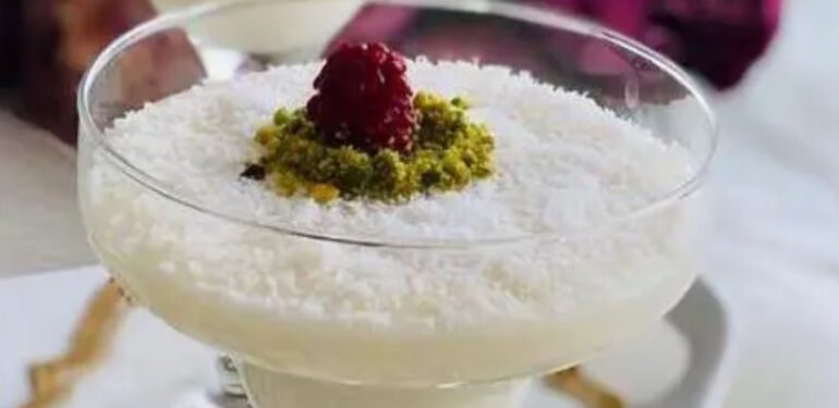 Yaz akşamlarına damga vuracak Damla Sakızlı Muhallebi tarifi...
