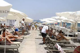 Yaz, kış boş kalmayan plajda tatilin günlük maliyeti dudak uçuklatıyor