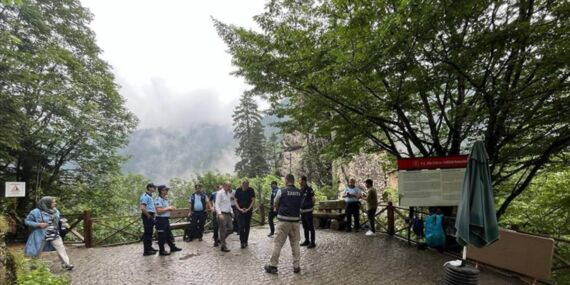 Zabıta ekipleri Uzungöl ve Sümela Manastırı çevresinde denetimlerini sürdürüyor