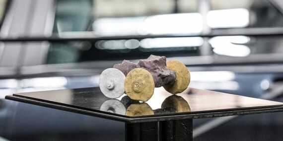 Bursa’daki “otomotiv devi” 7 bin 500 yıllık oyuncak arabanın replikasını yaptı