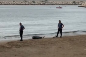 denize giren bir kişi hayatını kaybetti