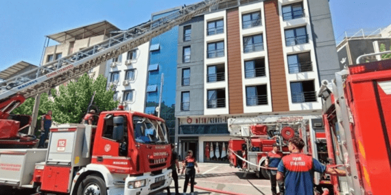 DİSK Genel-İş İzmir şubesi’nde korkutan yangın: 1 kişi hastaneye kaldırıldı