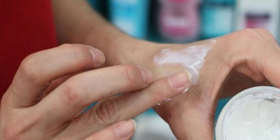 Saydan: “Güneş koruyucularını eczanelerden alın, sahte ürünlere dikkat edin”