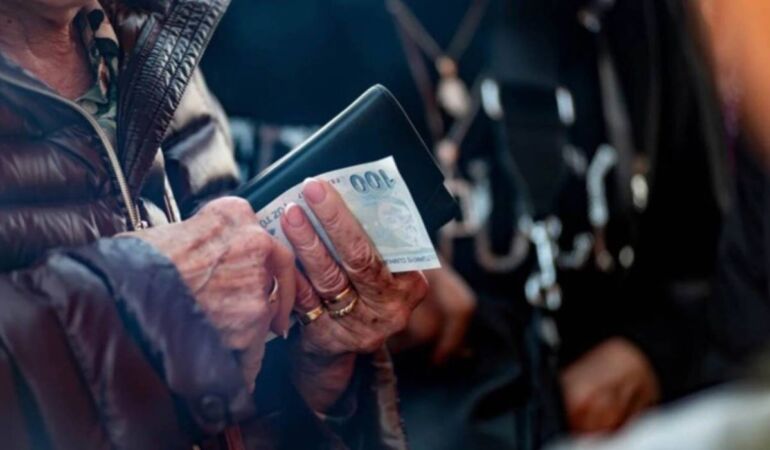 Emekliler dikkat: 3 gün içinde başvurmayan ikramiye alamayacak!