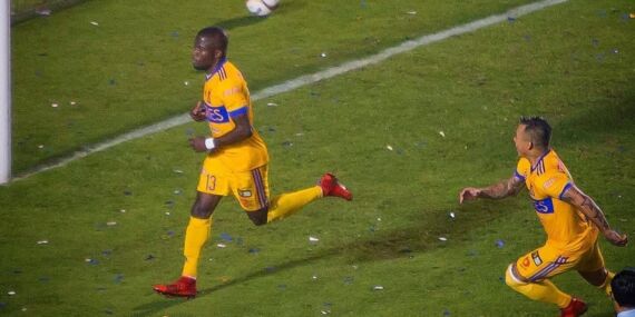 Eski Fenerbahçeli yıldız Enner Valencia’ya taraftar saldırısı!