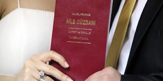 Evlenecek tüm kadınları ilgilendiriyor: Soyadını değiştirmek isteyenler dikkat