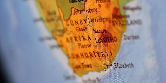 Güney Afrika’da ulusal birlik hükümeti kuruldu