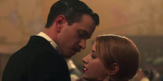 Hazal Kaya ve Selahattin Paşalı’nın kızları plajda buluştu!