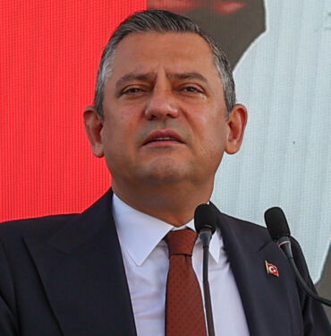 özgür özel