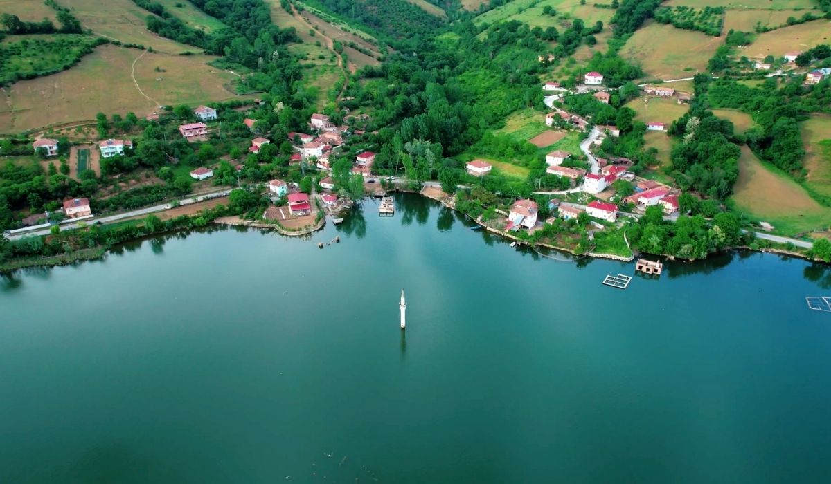 ‘Batık Minare’ doğa ve fotoğraf tutkunlarının gözdesi
