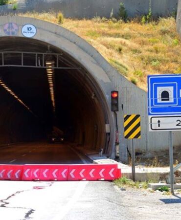 6 Şubat depreminde beton blokları oynamıştı O tünel yeniden trafiğe kapatıldı