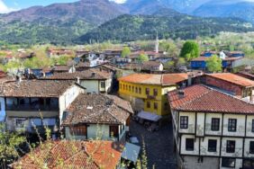 700 yıllık Cumalıkızık, her gün binlerce kişiyi ağırlıyor