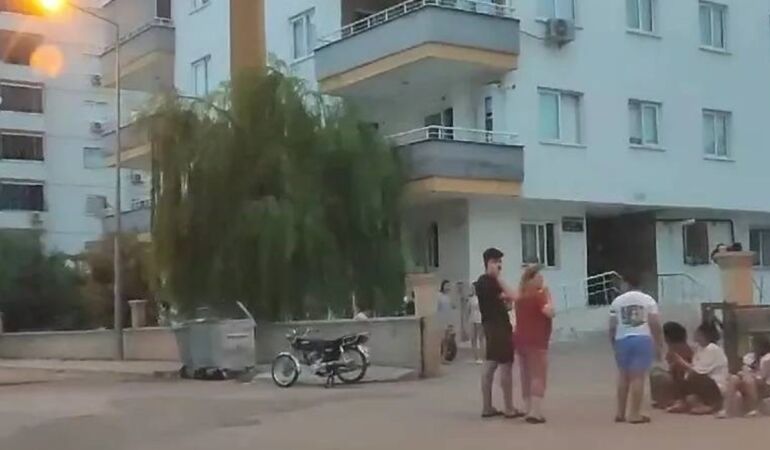 Adana'da art arda 3 deprem meydana geldi!