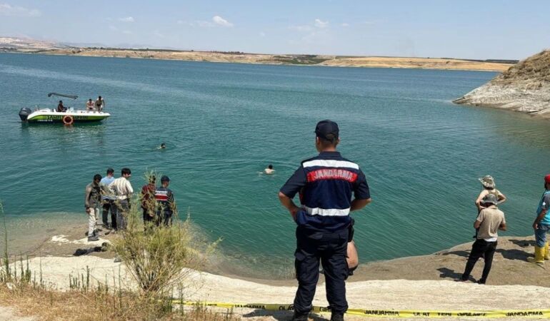 Adıyaman Atatürk Barajı gölünde 1 gün arayla 2 kardeş hayatını kaybetti